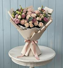 Букет цветов из:  Розы и Лизиантусы в Белокурихе