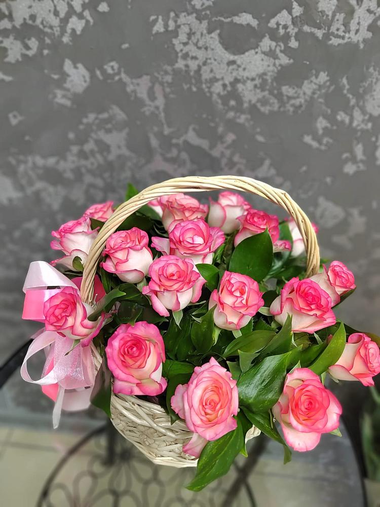 Цветочная композиция из Розы в корзине в Белокурихе