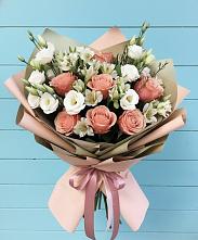 Букет цветов из:  Розы, Альстромерии и Лизиантусы в Белокурихе