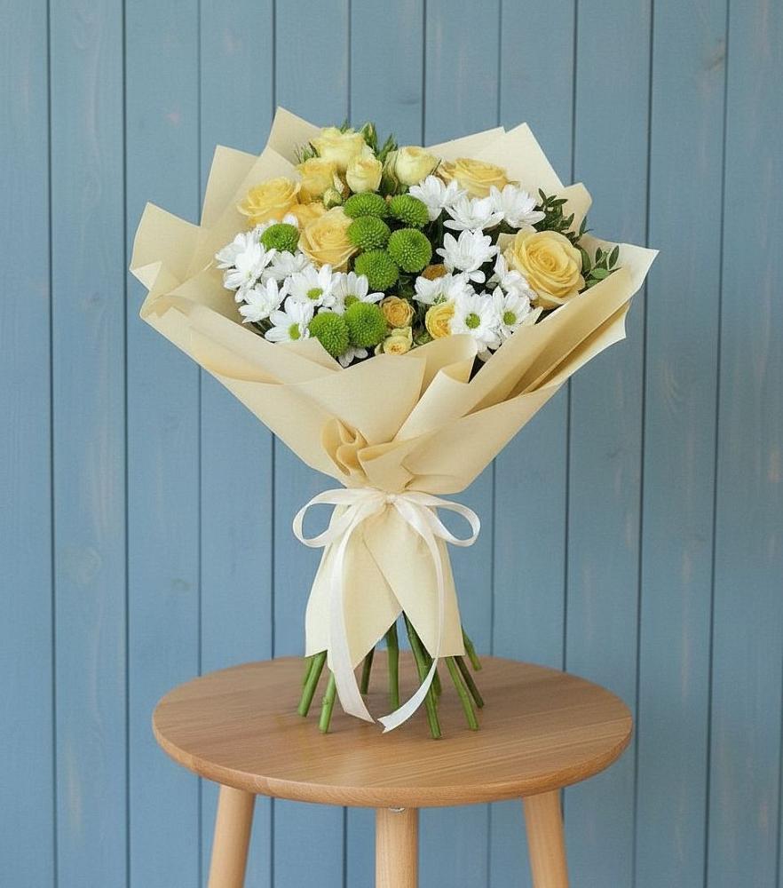 Букет цветов из: Хризантемы и Розы в Белокурихе