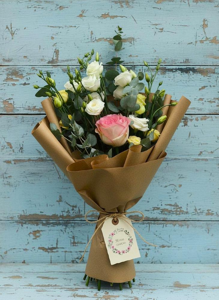 Букет цветов из: Розы и Лизиантусы в Белокурихе