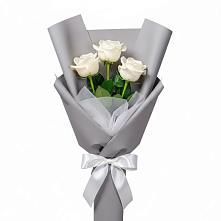 Букет 3 белые розы в Белокурихе