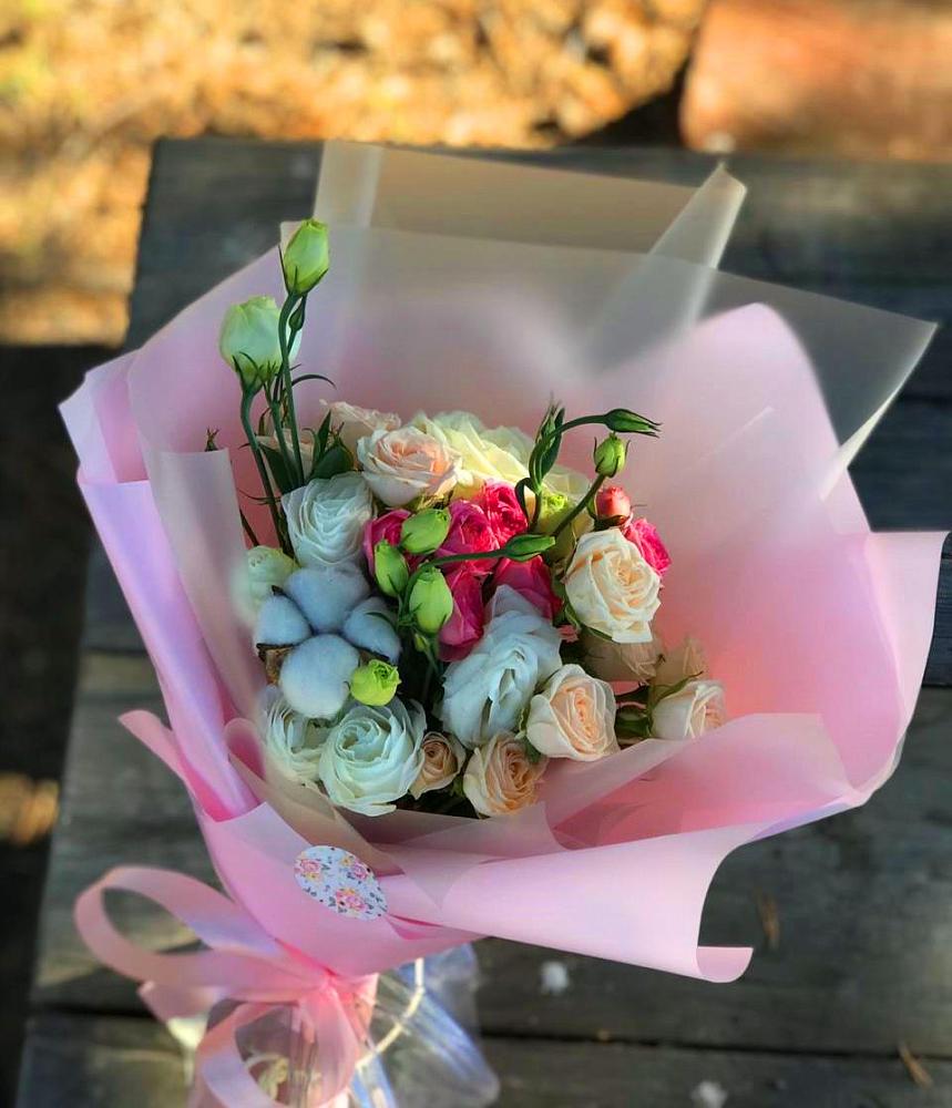 Букет цветов из: Розы и Лизиантусы в Белокурихе