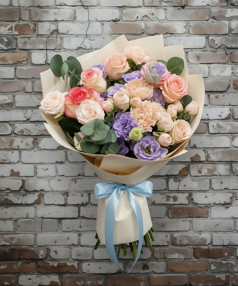 Букет цветов из: Розы, Лизиантусы и Гвоздики в Белокурихе