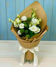 Букет цветов из:  Хризантемы и Лизиантусы в Белокурихе