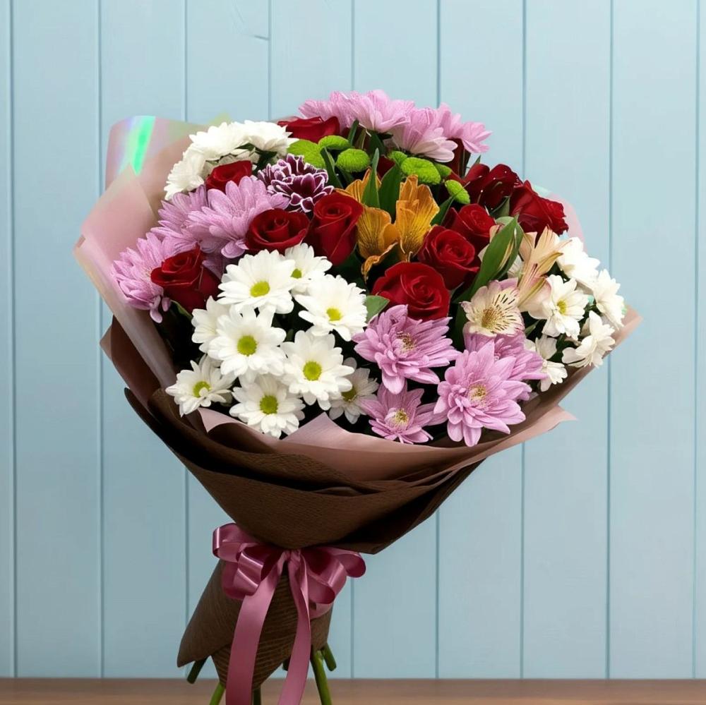 Букет цветов из: Розы, Хризантемы и Альстромерии в Белокурихе
