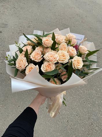 Букет Кремовые розы Латте в Белокурихе