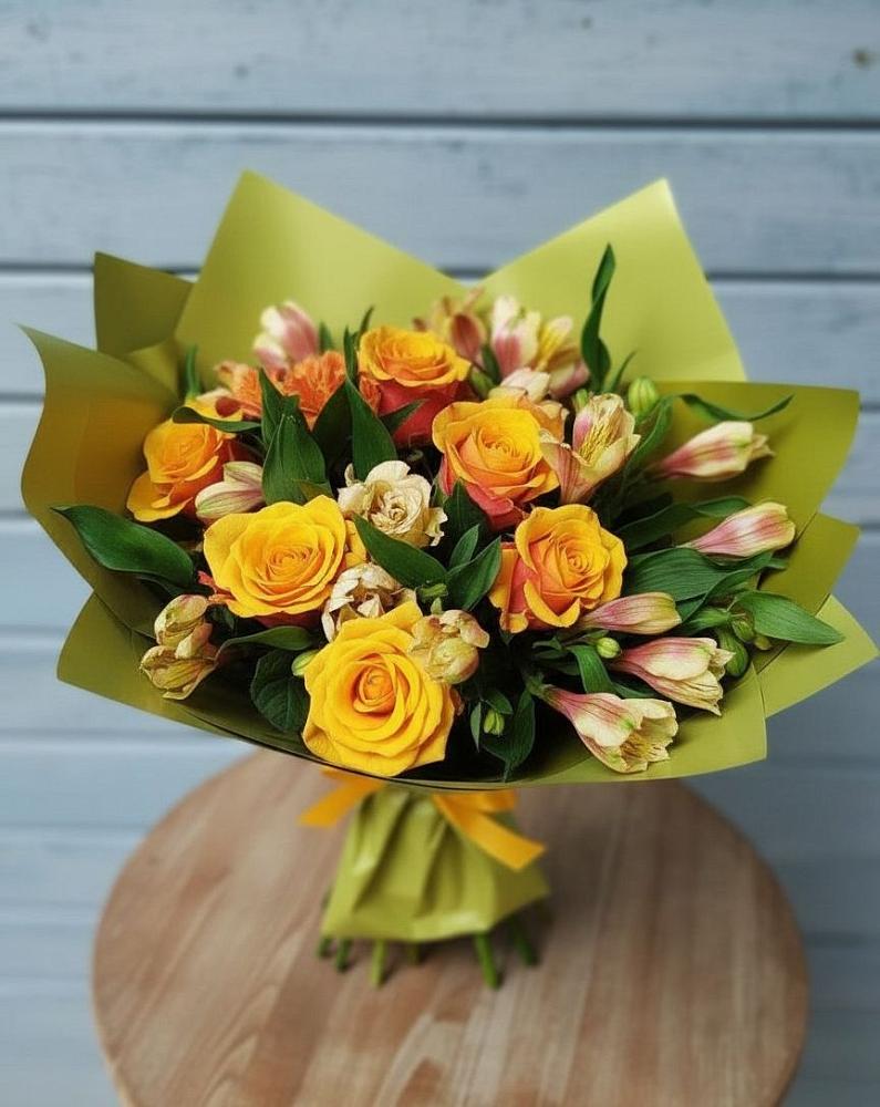 Букет цветов из: Альстромерии и Розы в Белокурихе