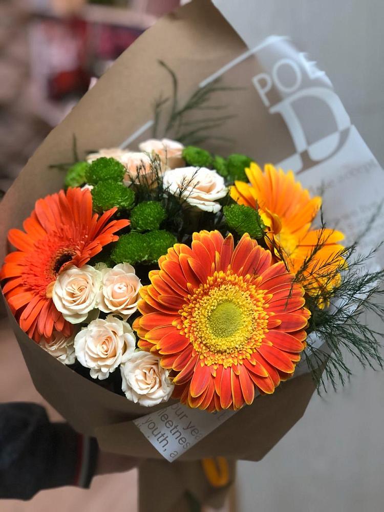 Букет цветов из: Герберы, Хризантемы и Розы в Белокурихе