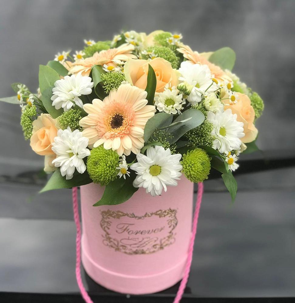 Цветочная композиция из Розы, Герберы и Хризантемы в шляпной коробке в Белокурихе