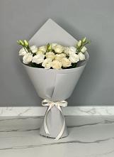 Букет цветов из:  Розы и Лизиантусы в Белокурихе